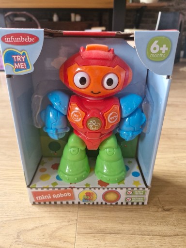 Zdjęcie oferty: Interaktywna zabawka Mini Robot ze światłami i dźwiękiem