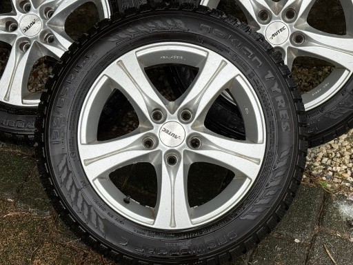 Zdjęcie oferty: koła zimowe Vivaro/Trafic 195/65/16 NOKIAN 