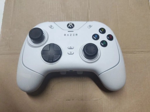 Zdjęcie oferty: Pad Razer Wolverine Chroma V2. Pc, Xbox one, series x i s