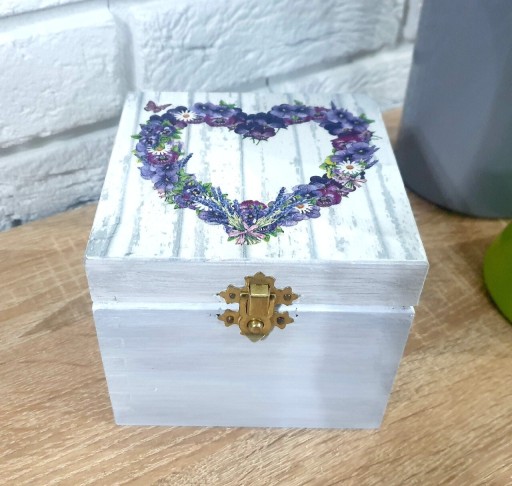 Zdjęcie oferty: Pudełko, szkatułka decoupage serce, kwiaty