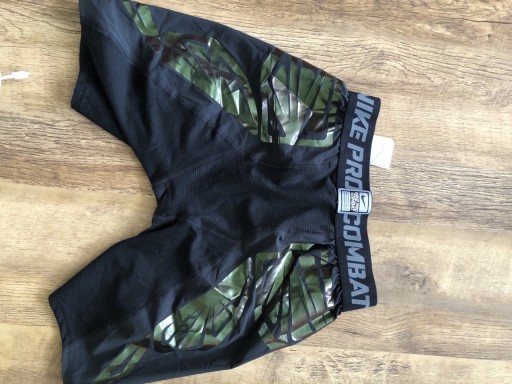 Zdjęcie oferty: Spodenki Nike Pro Combat dri-fit rozm L