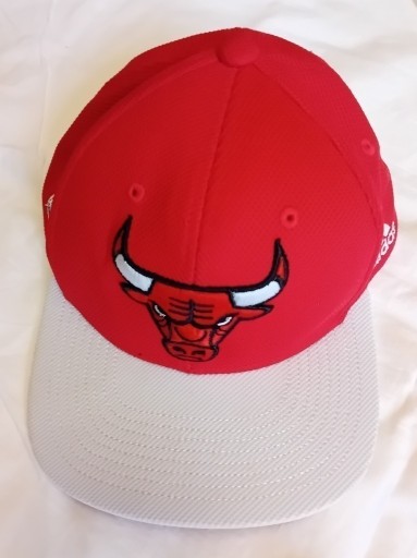 Zdjęcie oferty: Adidas chicago bulls czapka nowa