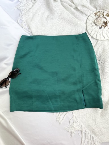 Zdjęcie oferty: Satynowa krótka spódniczka nowa ciemna zieleń