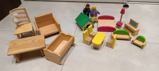 Zdjęcie oferty: Zestaw drewnianych mebelków dla lalek 