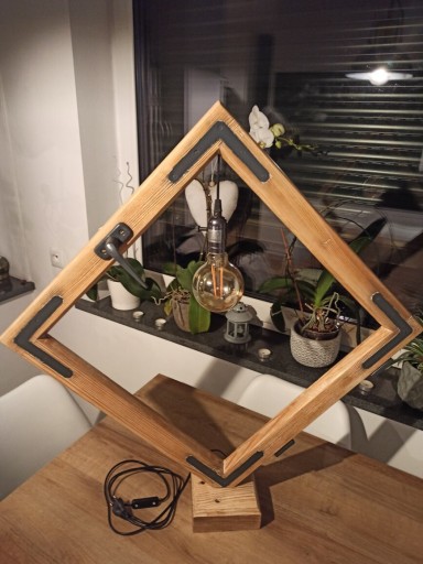 Zdjęcie oferty: Lampa drewniana z ramy okiennej