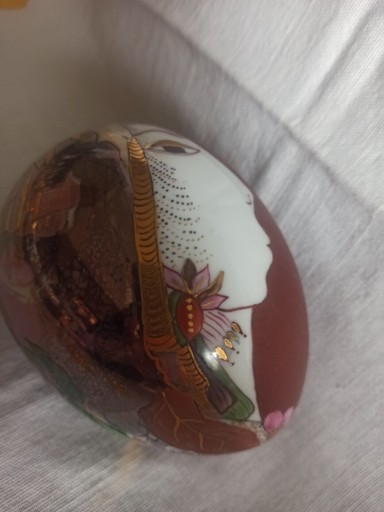 Zdjęcie oferty: Porcelanowe jajko puzderko ręcznie zdobione
