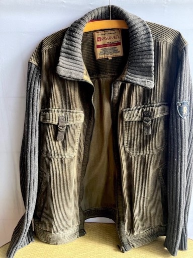 Zdjęcie oferty: RESERVED,bluza do "latania" ze sztruksem,świetna ,wygodna.XXL.