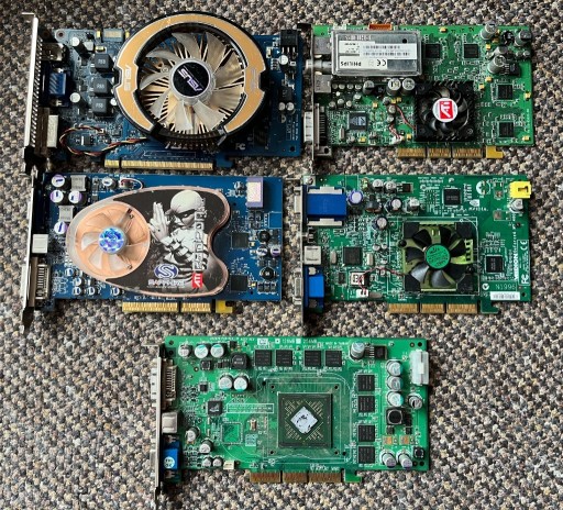 Zdjęcie oferty: STARE KARTY GRAFICZNE KOLEKCJONERSKIE NIESPRAWNE ZESTAW 1