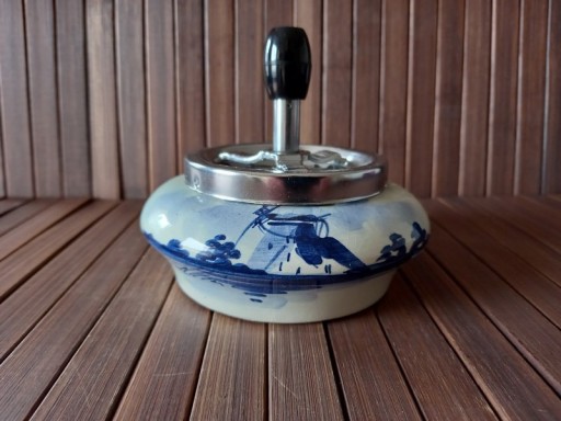 Zdjęcie oferty: Ceramiczna popielniczka sygnowana Delft ,vintage 