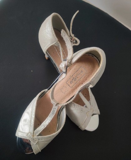 Zdjęcie oferty: Buty sandały ślubne srebrne na obcasie Flippo 38