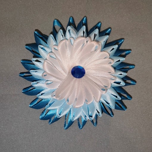 Zdjęcie oferty: Spinka do włosów Kwiatek ze wstążek Handmade