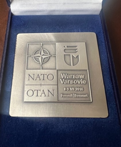 Zdjęcie oferty: Medal Pamiątkowy srebrny NATO 2016