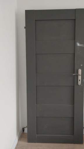 Zdjęcie oferty: dwie sztuki drzwi drewnianych 80