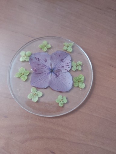 Zdjęcie oferty: Podkładka pod kubek z kwiatkami w żywicy epoksydow