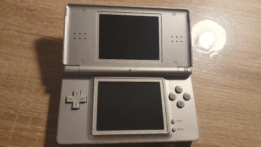 Zdjęcie oferty: Nintendo DS Lite ślady użytkowania. 