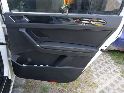 Zdjęcie oferty: Boczki boczek drzwi roletki VW Touran 5T 5TA skóra
