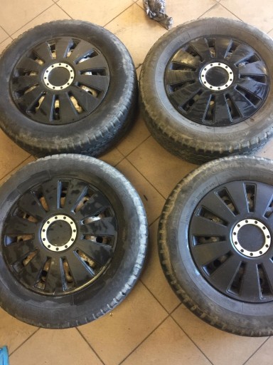 Zdjęcie oferty: Komplet czterech kół 205/65 R15C