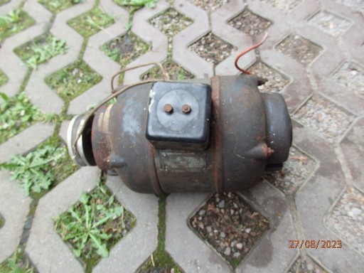 Zdjęcie oferty: Silnik elektryczny od starej polskiej pralki
