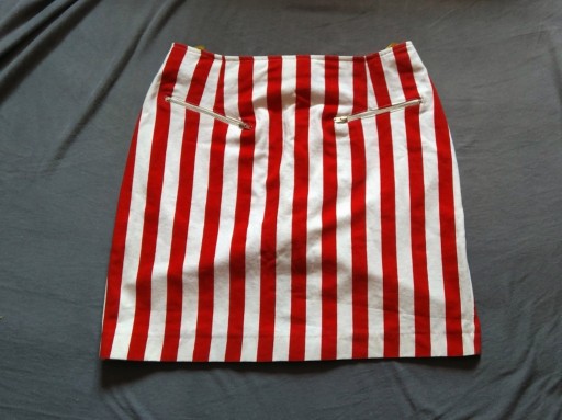 Zdjęcie oferty: Biało czerwona spódnica mini w paski 100% bawełna 
