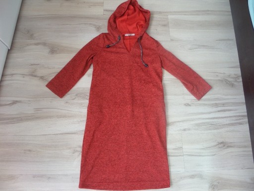 Zdjęcie oferty: Quiosque dresowa sukienka 36 S czerwona kaptur
