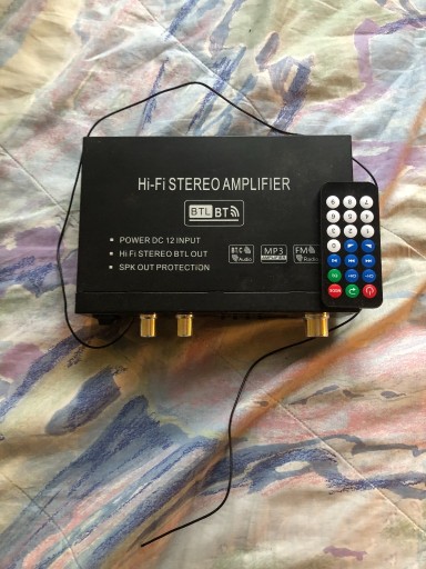 Zdjęcie oferty: Domowy wzmacniacz + pilot