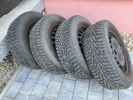 Zdjęcie oferty: Felgi + opony zimowe NOKIAN 195/65/15r. używane