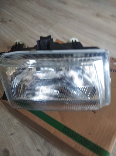 Zdjęcie oferty: Lampa przód VW polo