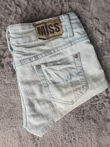 Zdjęcie oferty: Krótkie spodenki jeansowe Damskie na Lato