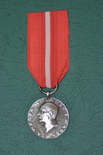 Zdjęcie oferty: Medal „Za waszą wolność i naszą”