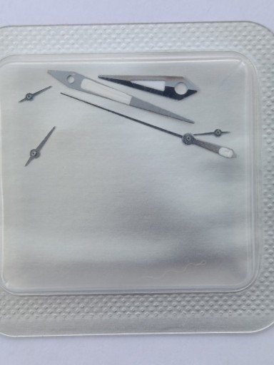 Zdjęcie oferty: ETA C01.211. Wskazówki do zegarka męskiego. Nowe. Oryginał (2)