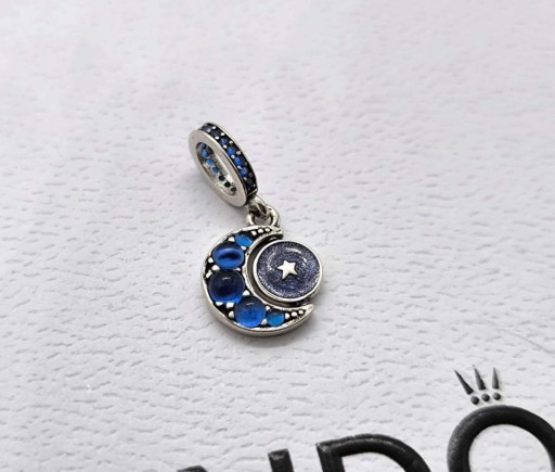 Zdjęcie oferty: Charms srebrny próby s925 Pandora Kolekcja 2023