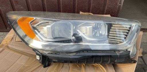 Zdjęcie oferty: LAMPA PRZEDNIA PRAWA FORD ESCAPE MK2 2017 - LIFT