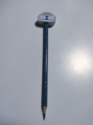 Zdjęcie oferty: Ołówek granatowy z gumką chmurką