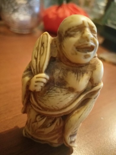 Zdjęcie oferty: Figurka mnich z kość