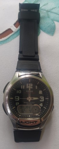 Zdjęcie oferty: Zegarek męski Casio sprawny z instrukcją