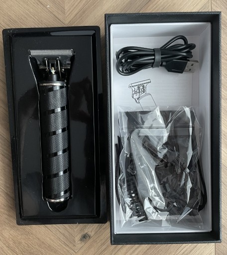 Zdjęcie oferty: Elektryczna maszynka HAIR TRIMMER