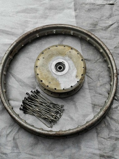 Zdjęcie oferty: WSK KOS PERKOZ koło przód  nowe  - piasta szprychy obręcz komplet.