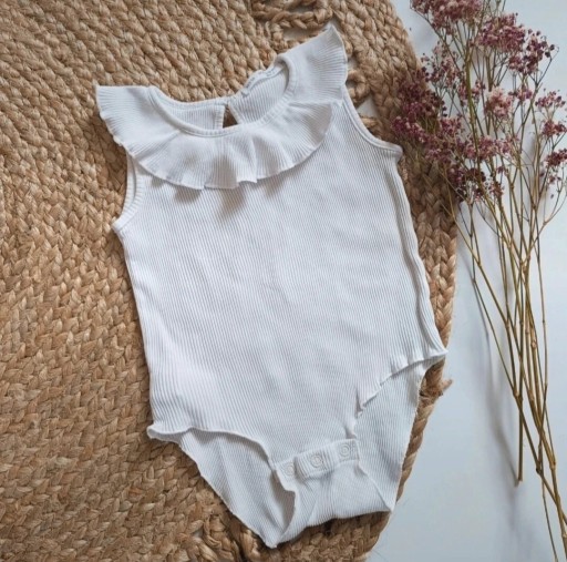 Zdjęcie oferty: Body prazkowane biale Fox&bunny 92 bawelniane z falbanka prazkowany