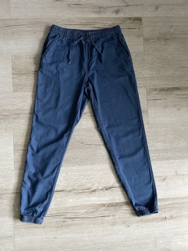Zdjęcie oferty: Spodnie z cienkiego jeansu M