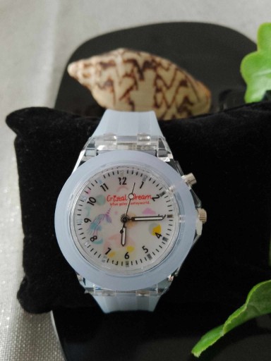 Zdjęcie oferty: Kwarcowy zegarek świecący fioletowy 