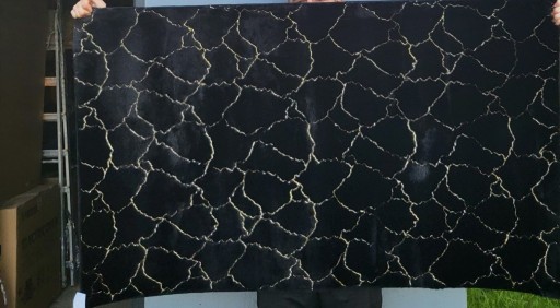 Zdjęcie oferty: Nowy dywan czarno złoty 