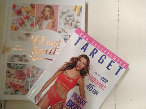 Zdjęcie oferty: Książka Fit & sweet + płyta Target Płaski Brzuch