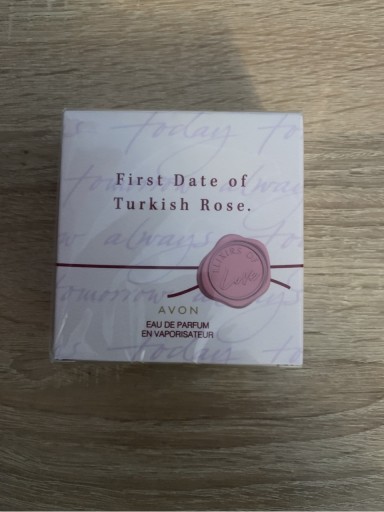 Zdjęcie oferty: Woda perfumowana First Date of Turkish Rose AVON