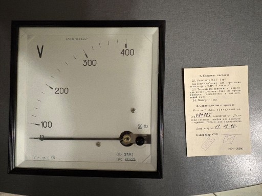 Zdjęcie oferty: Woltomierz analogowy 400V