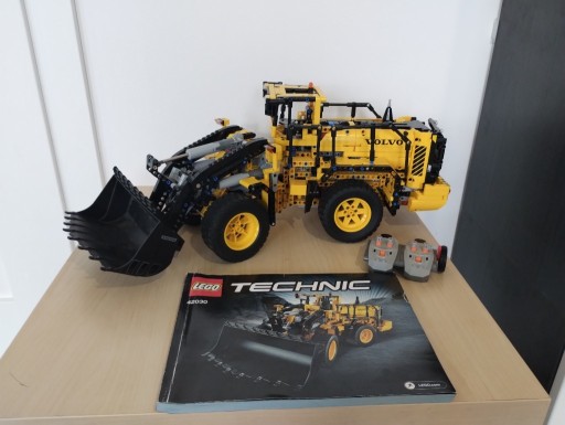 Zdjęcie oferty: LEGO 42030 Technic - Koparka Volvo L350F sterowana