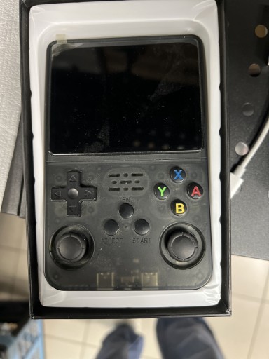 Zdjęcie oferty: Odkryj Swoje Dzieciństwo na Nowo! RETRO Konsola R36S 128GB (Linux)