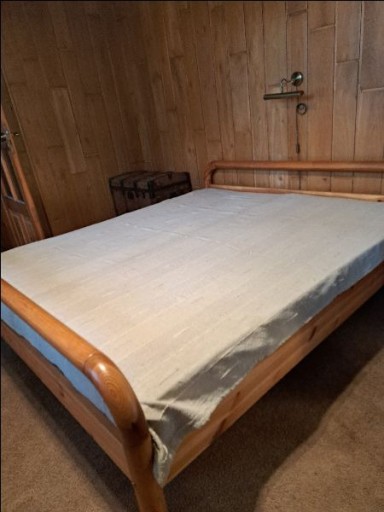 Zdjęcie oferty: łóżko podwójne drewniane b
