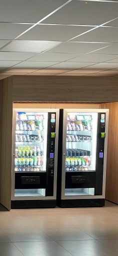 Zdjęcie oferty: Automat vendingowy snackowy + terminal PeP