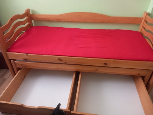 Zdjęcie oferty: Dwa w jednym.Łóżko drewniane