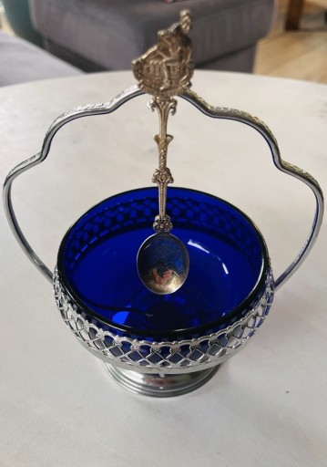 Zdjęcie oferty: Cukiernica w kolorze kobaltowym i srebrnym english style